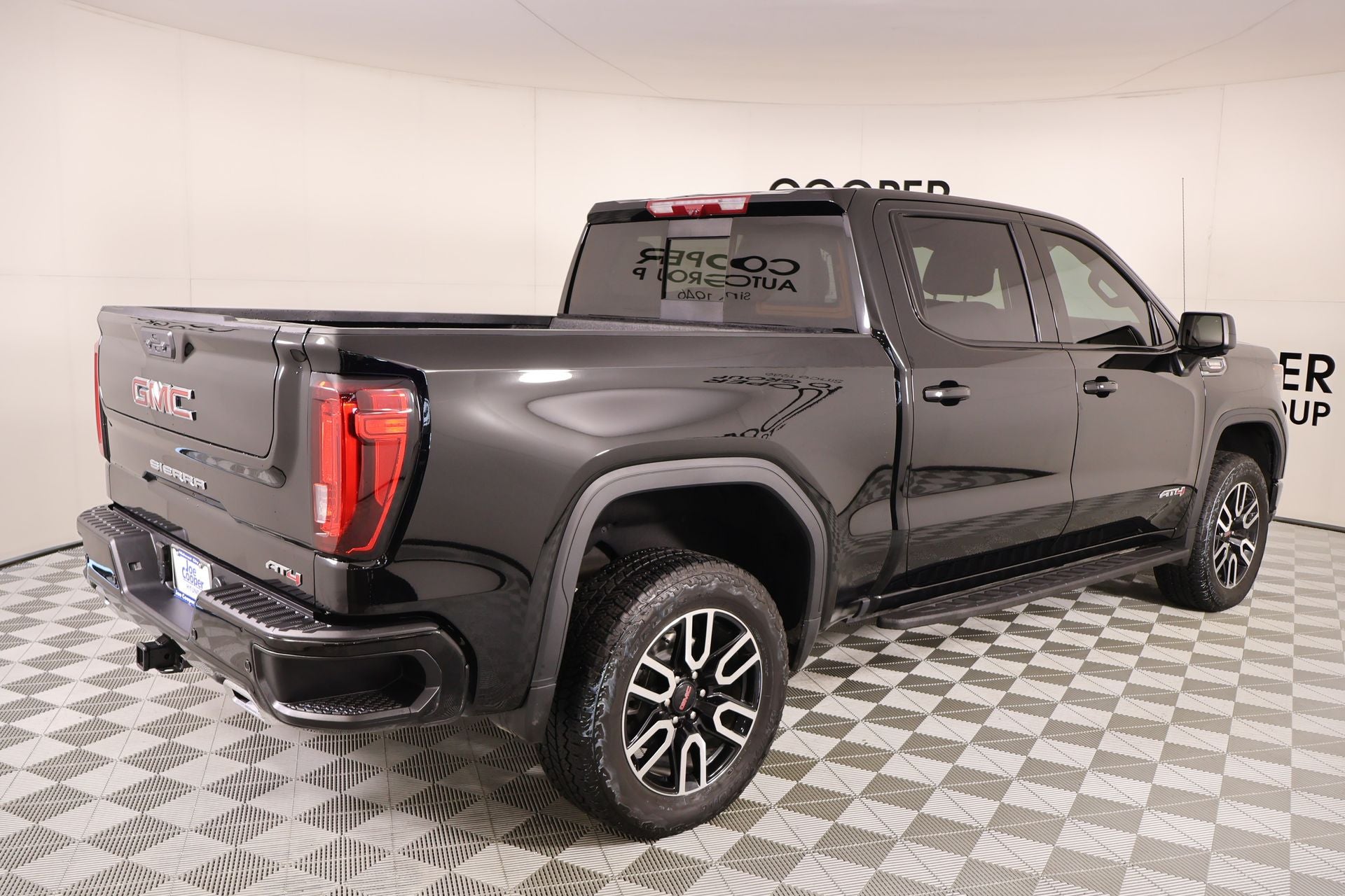 2025 GMC Sierra 1500 AT4