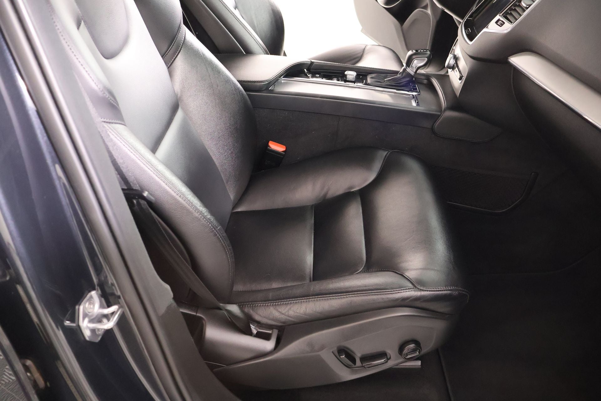 2021 Volvo XC90 T5 Momentum