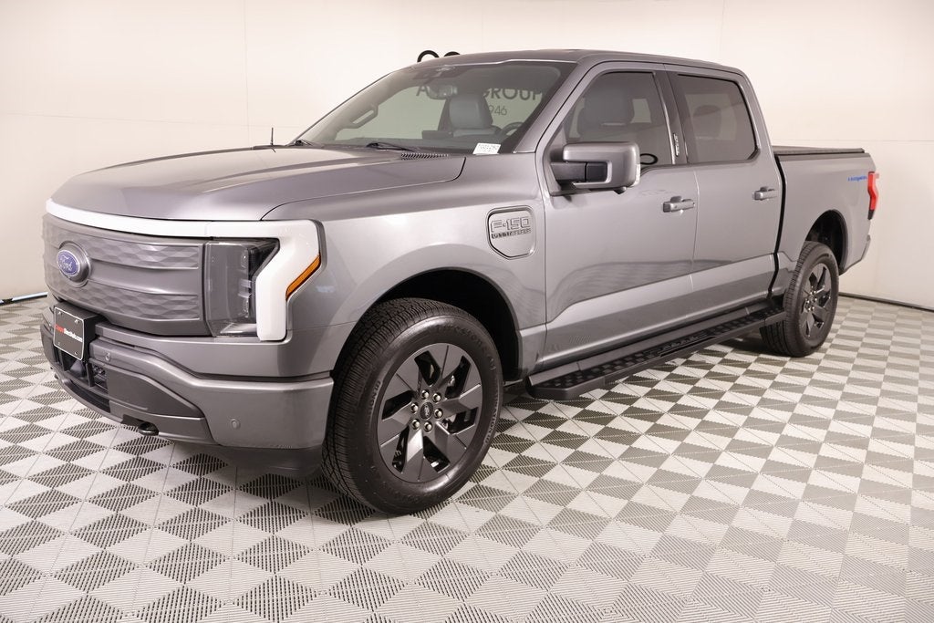 2022 Ford F-150 Lightning Lariat AWD