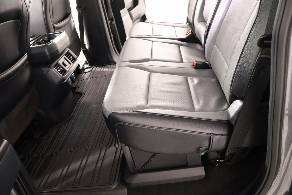 2022 Ford F-150 Lightning Lariat AWD