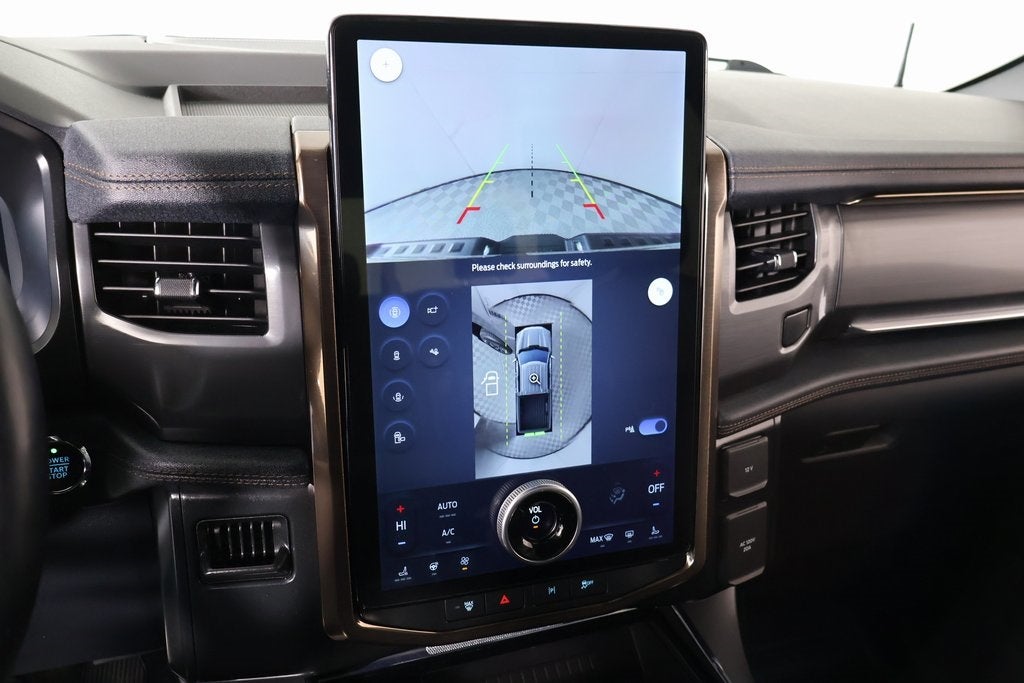 2022 Ford F-150 Lightning Lariat AWD