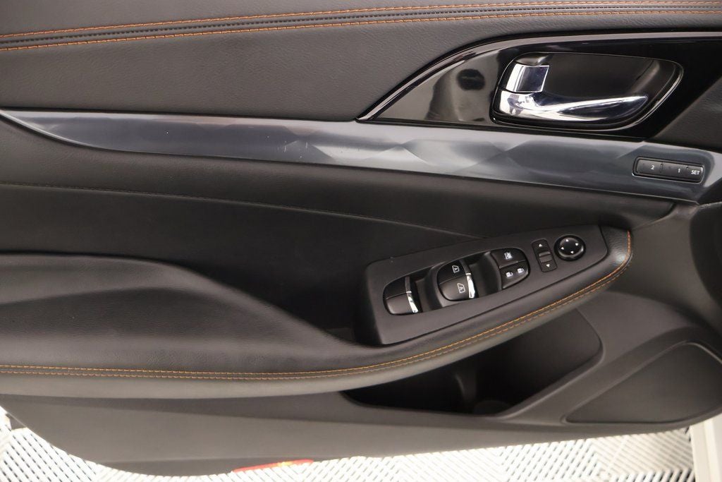 2020 Nissan Maxima SR