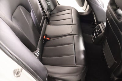 2023 BMW 3 Series 330i