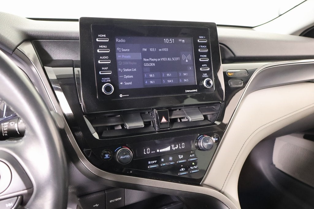 2022 Toyota Camry Hybrid SE