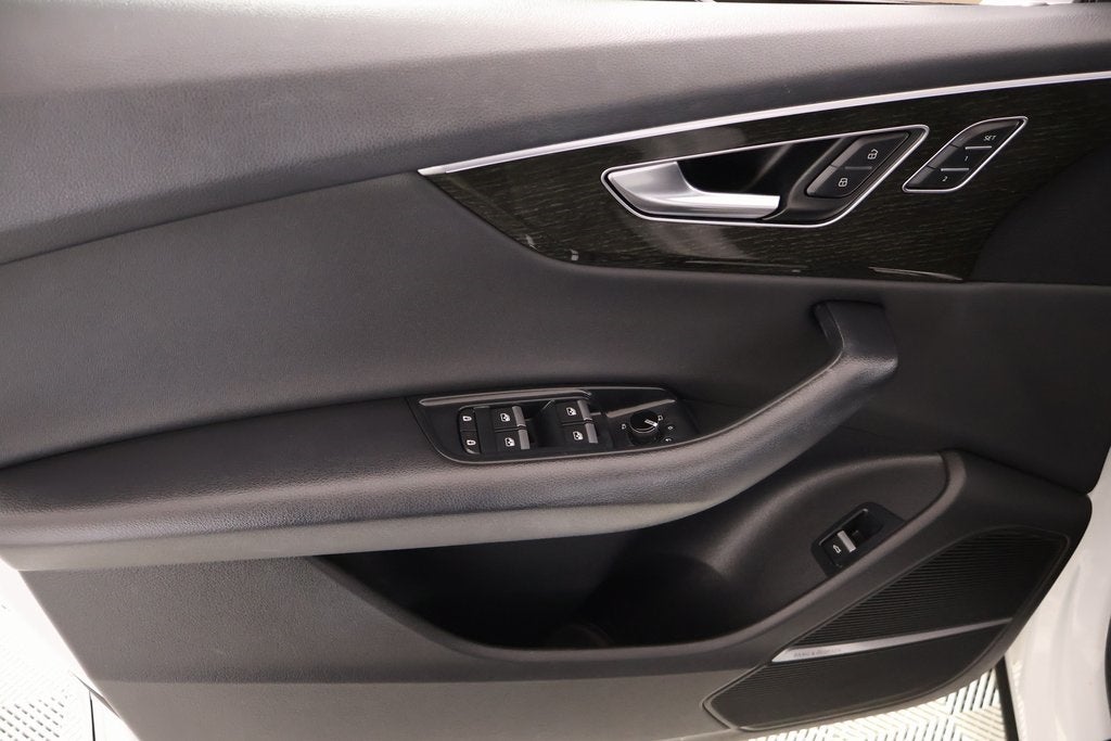 2021 Audi Q8 55 Prestige quattro