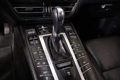 2020 Porsche Macan Base