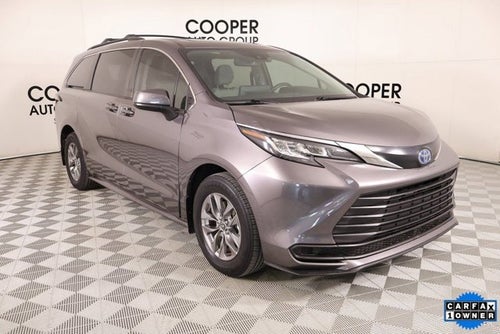 2023 Toyota Sienna LE