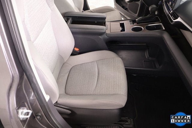 2023 Toyota Sienna LE