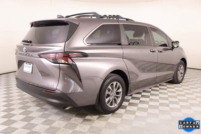 2023 Toyota Sienna LE