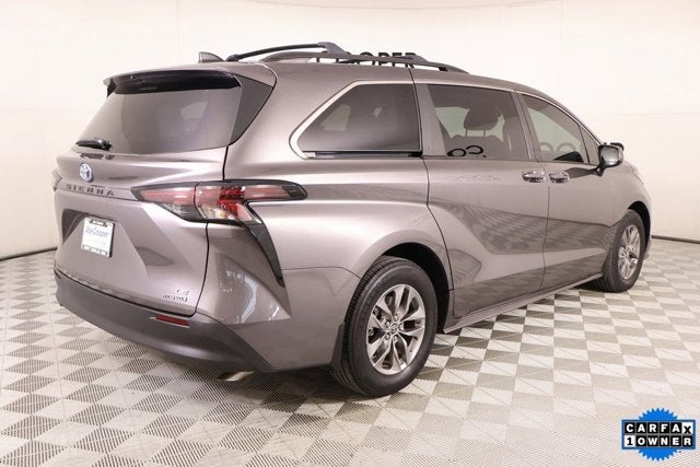 2023 Toyota Sienna LE
