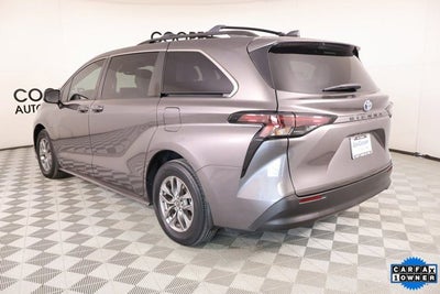 2023 Toyota Sienna LE