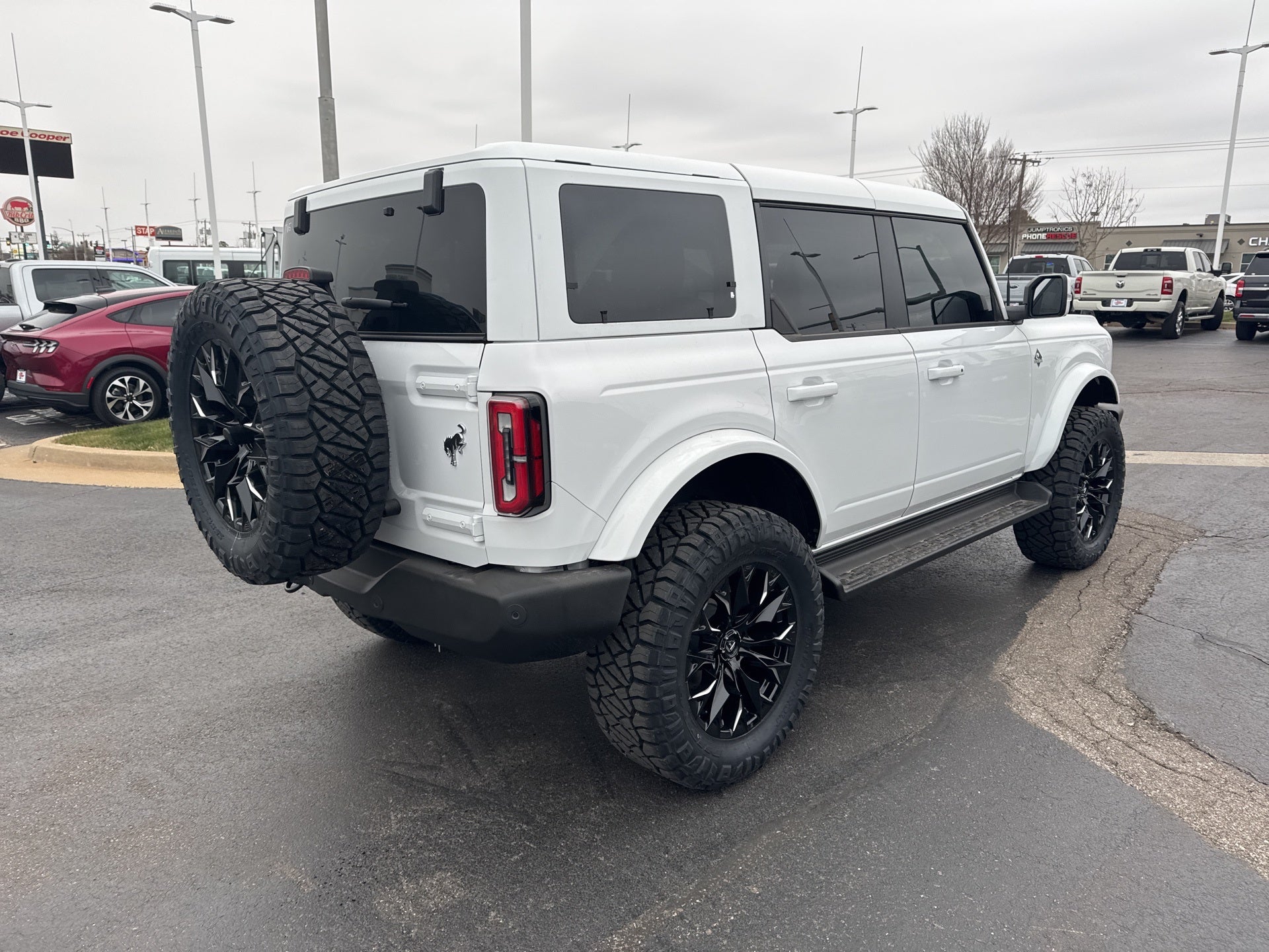 2025 Ford Bronco Outer Banks