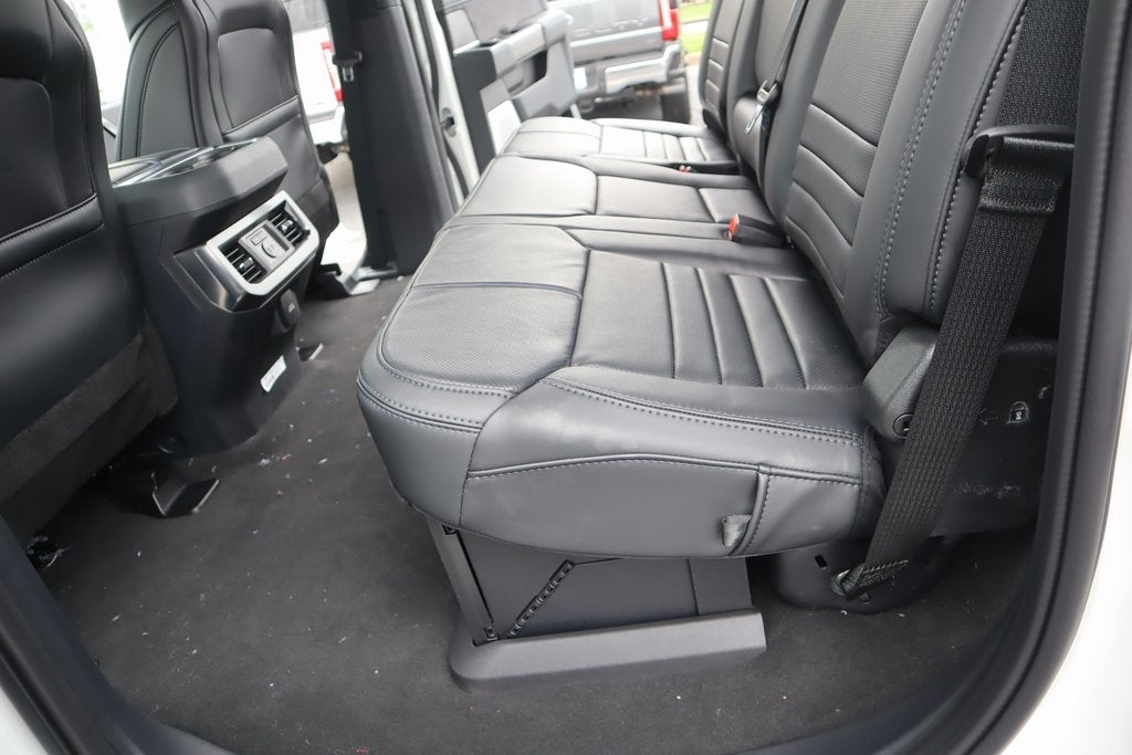 2025 Ford Super Duty F-250 SRW Platinum