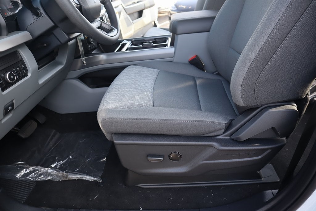 2026 Ford Super Duty F-350 SRW XLT