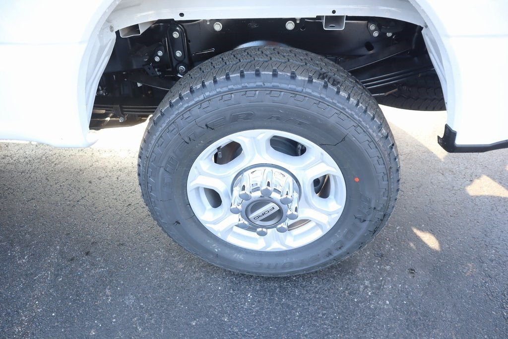 2026 Ford Super Duty F-350 SRW XLT