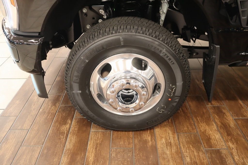 2026 Ford Super Duty F-350 DRW Platinum