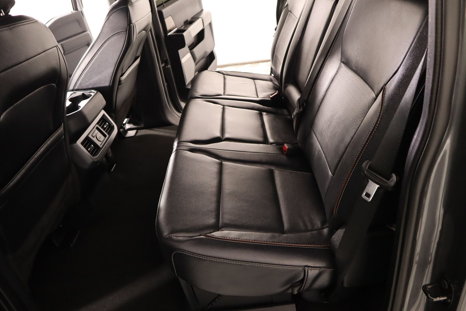 2024 Ford Super Duty F-450 DRW LARIAT