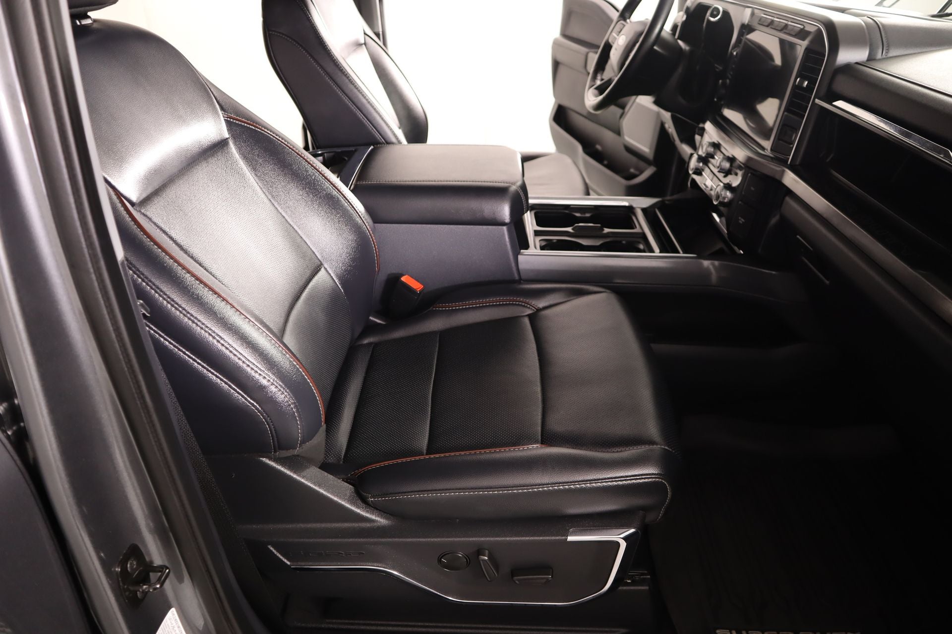 2024 Ford Super Duty F-450 DRW LARIAT