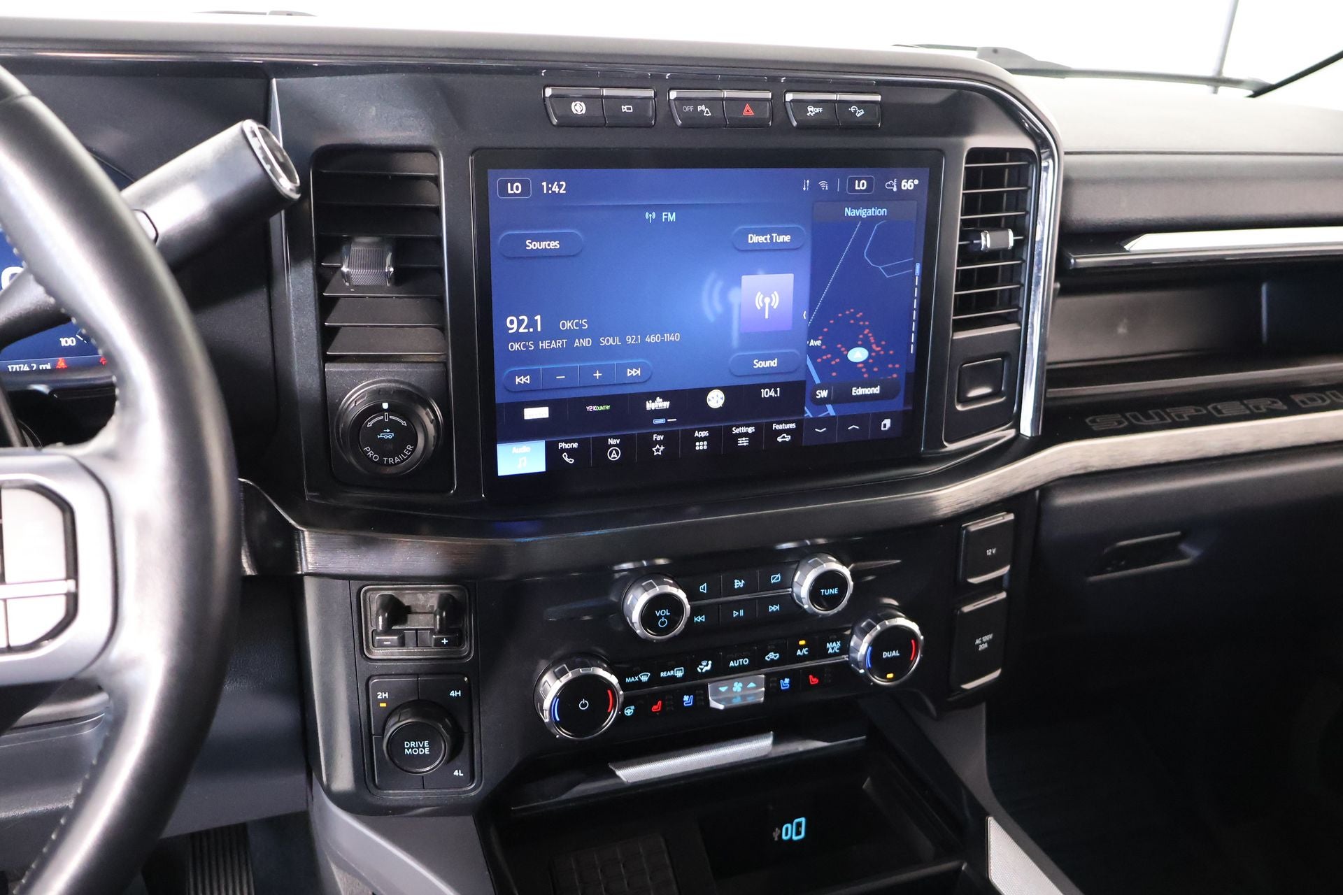 2024 Ford Super Duty F-450 DRW LARIAT