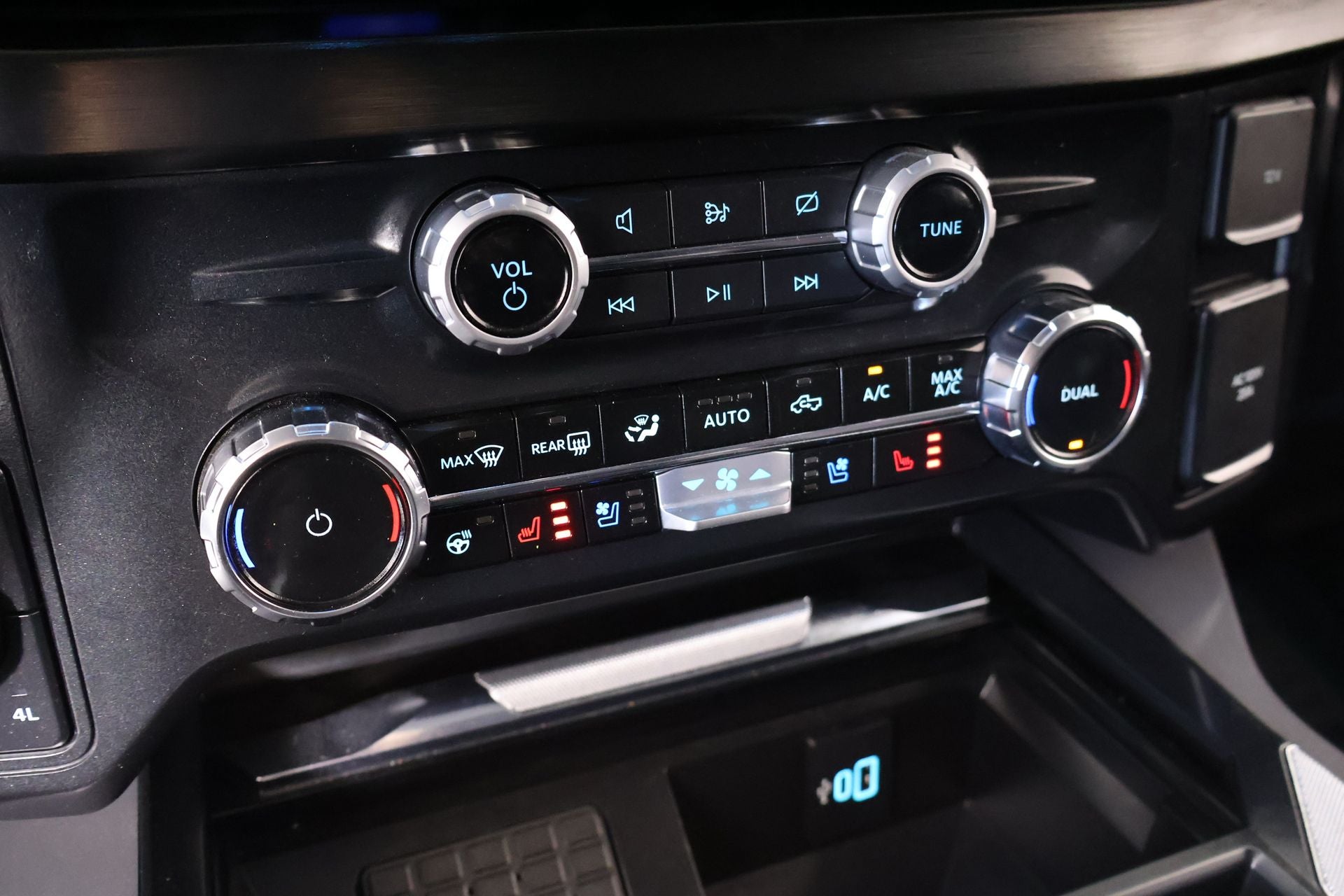 2024 Ford Super Duty F-450 DRW LARIAT