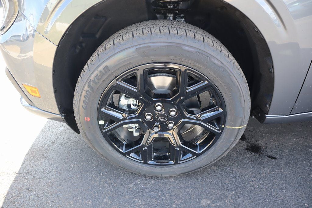 2026 Ford Maverick Lobo Standard