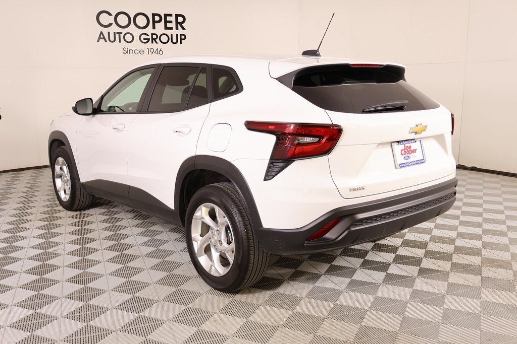 2025 Chevrolet Trax LS
