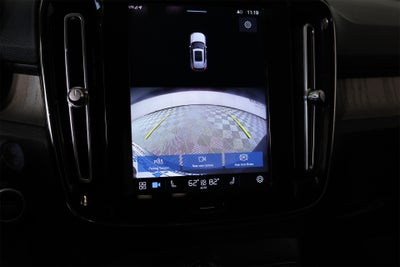 2023 Volvo XC40 Core