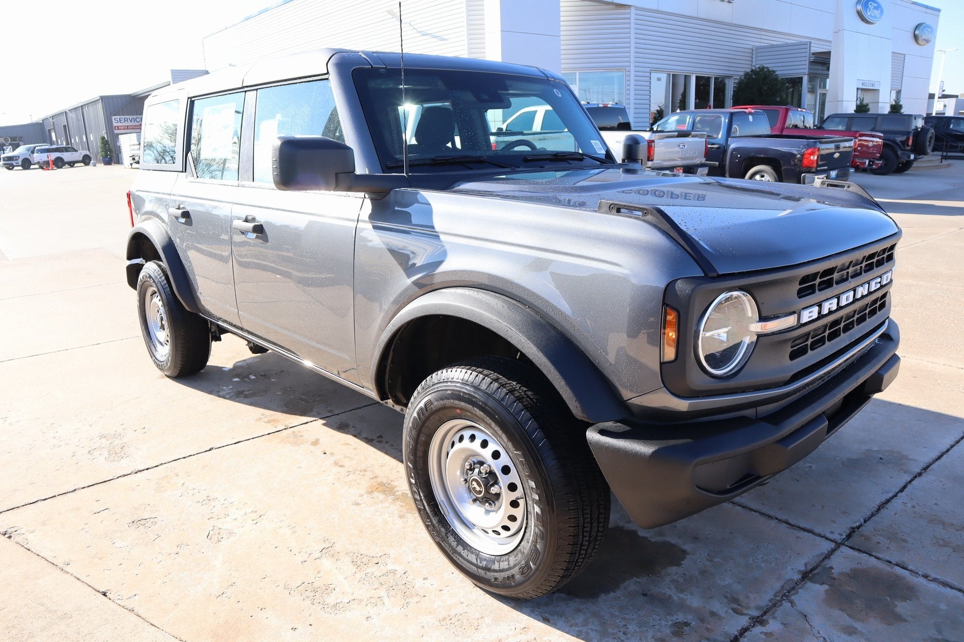 2025 Ford Bronco Base