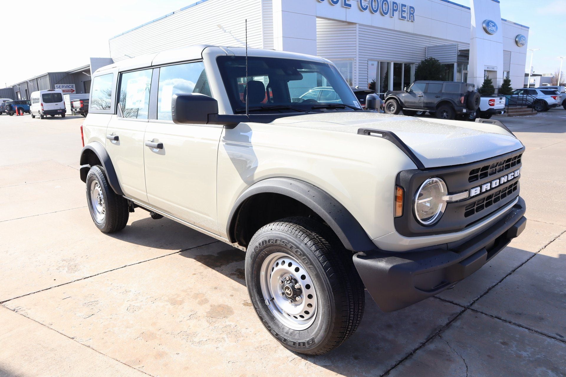 2025 Ford Bronco Base