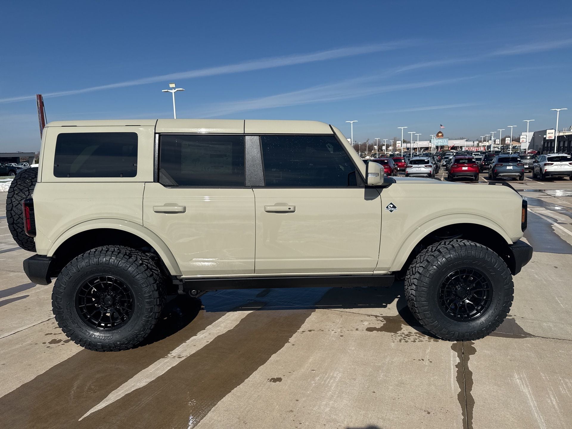 2025 Ford Bronco Outer Banks