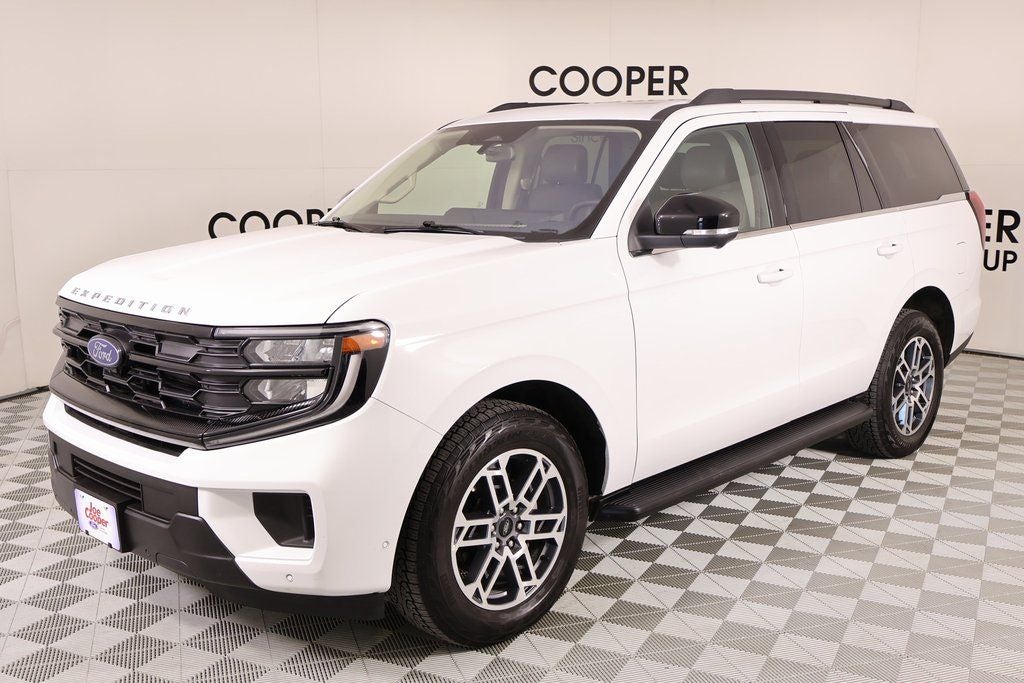 2025 Ford Expedition Active