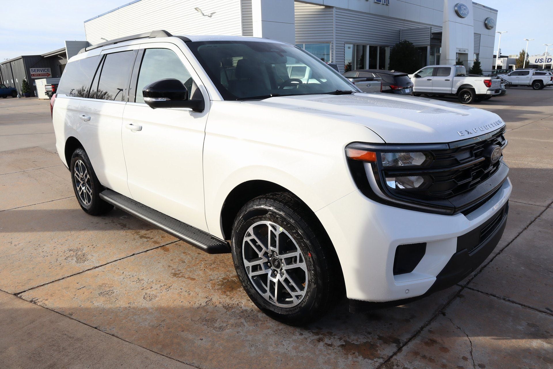 2025 Ford Expedition Active