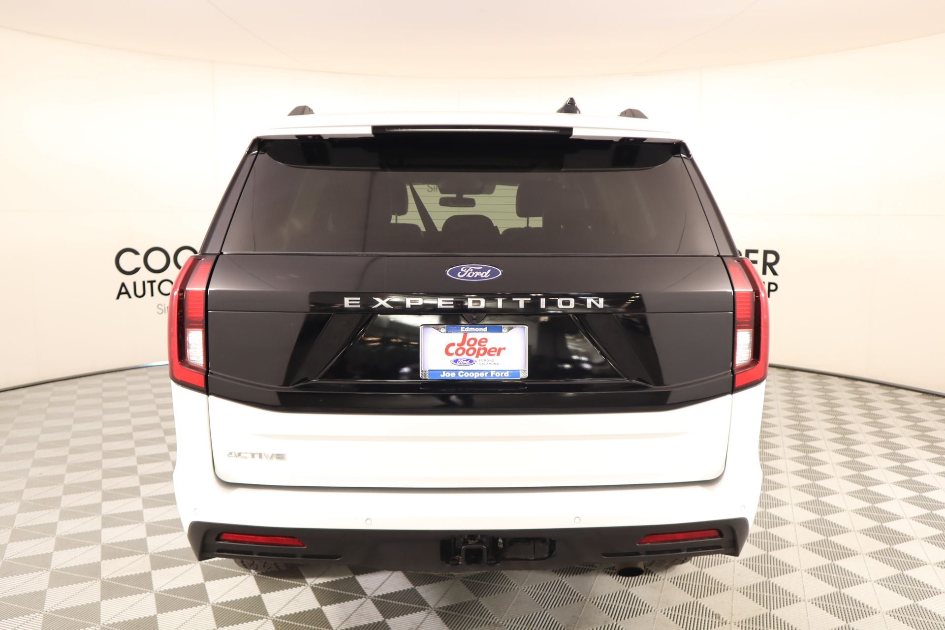 2025 Ford Expedition Active