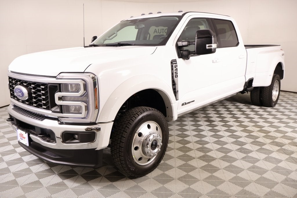 2026 Ford Super Duty F-450 DRW Lariat DRW