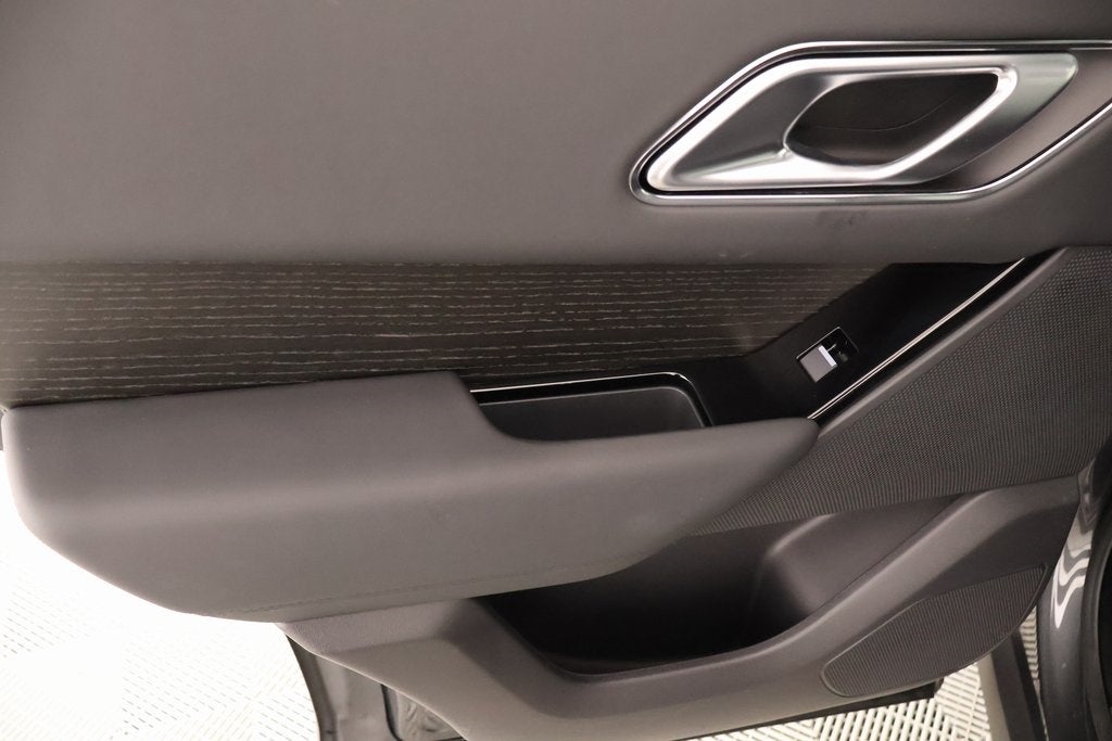 2026 Land Rover Range Rover Velar Dynamic SE