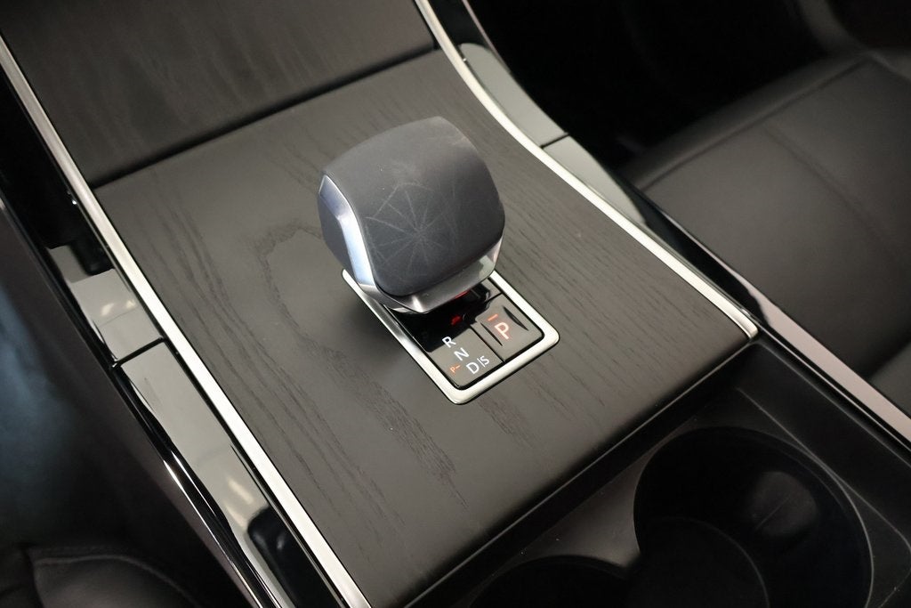 2026 Land Rover Range Rover Velar Dynamic SE