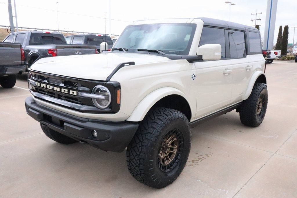 2025 Ford Bronco Outer Banks