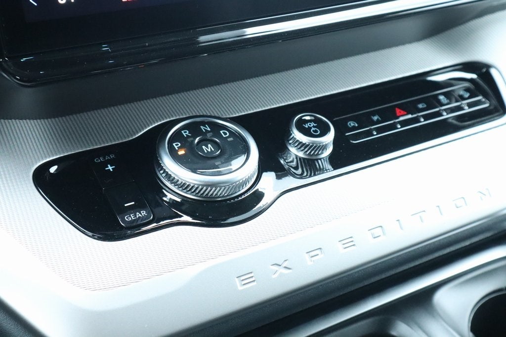 2025 Ford Expedition Active SERVICE LOANER