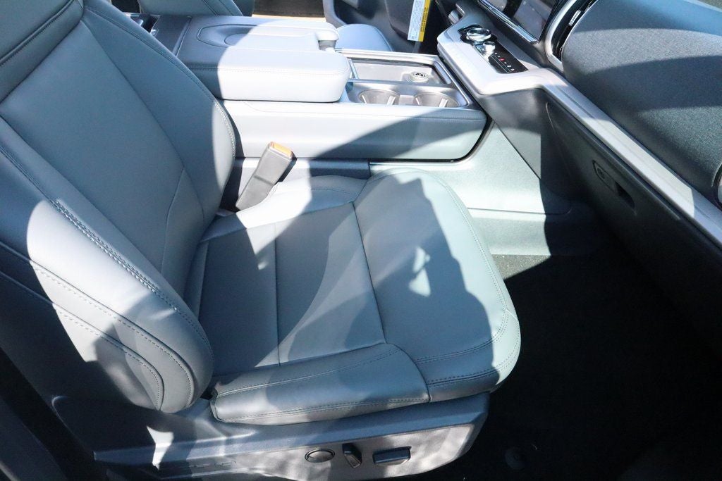 2026 Ford Expedition Active SERVICE LOANER