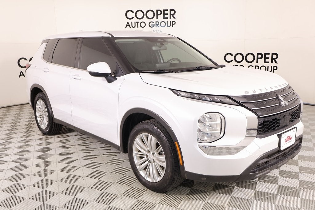 2023 Mitsubishi Outlander ES